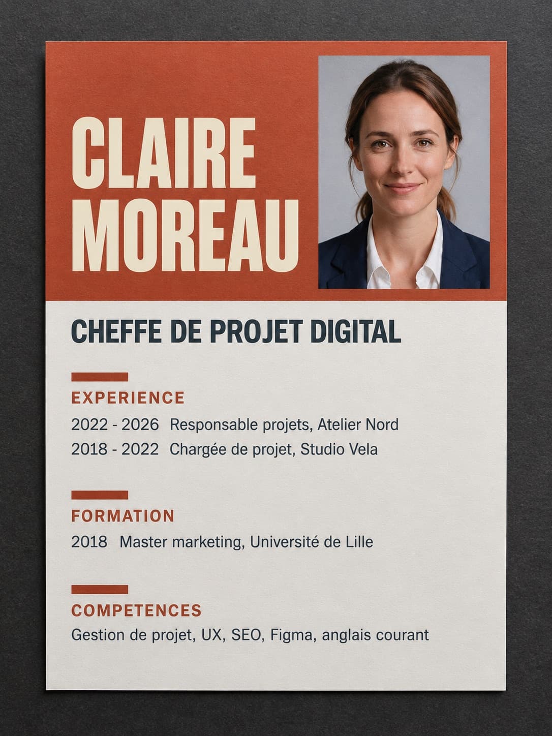 Le CV créatif sur surface anthracite