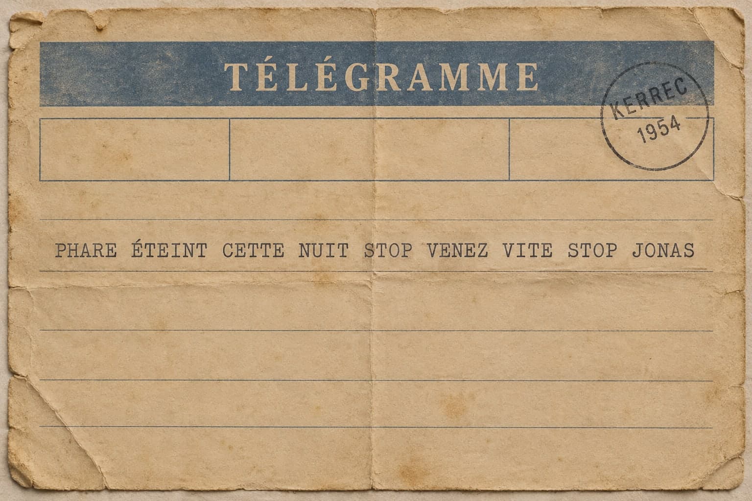 Ein vergilbtes Telegramm mit blauem Kopf, Nachricht in Großbuchstaben getippt „LEUCHTTURM HEUTE NACHT ERLOSCHEN STOPP KOMMT SCHNELL STOPP JONAS“ und rundem Stempel „KERREC 1954“